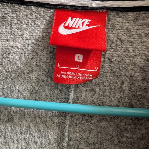 VintageY2K Nike Gray Zip-Up Jacket Size Large Runs Medium - Picture 6 of 8